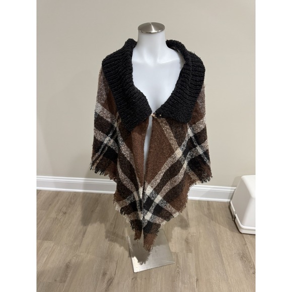 Accessory Street New York Poncho/Shawl NWOT Soft Boucle Knit Cowl One Size - Picture 3 of 6